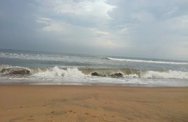 palavakkam beach