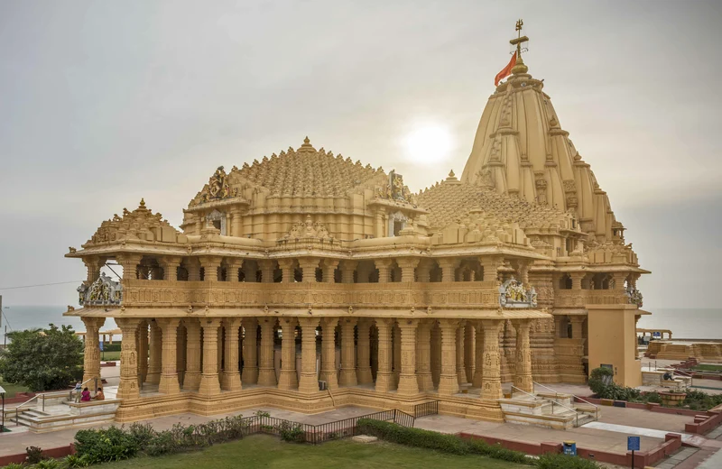 Best Time to Visit Somnath Temple for a Peaceful Trip
