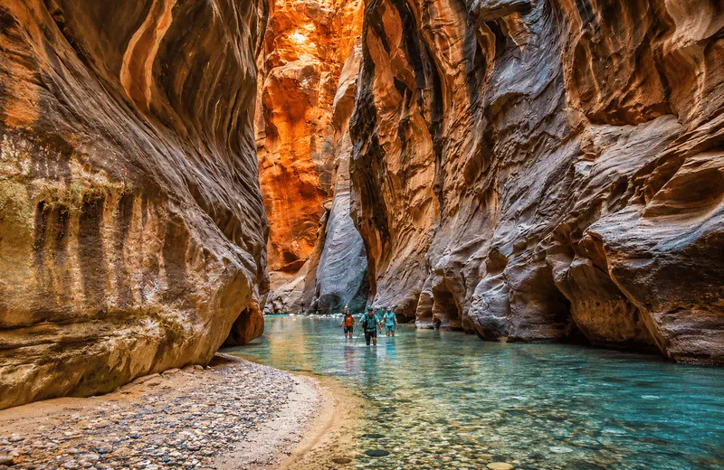 he Narrows Trail, Zion National Park – Crystal Clear Canyon Waters