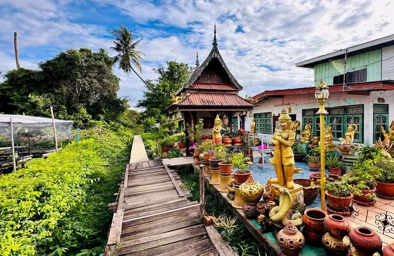 Visit Ko Kret Pottery Village