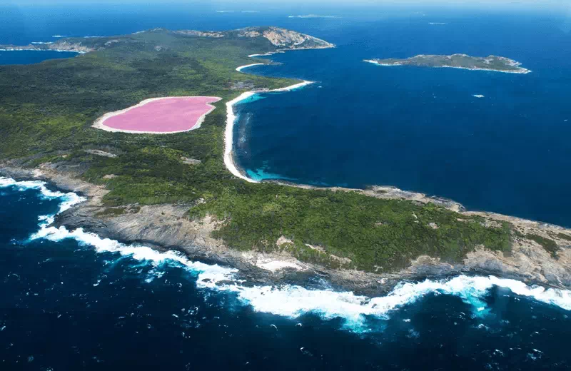 lake hillier in australia